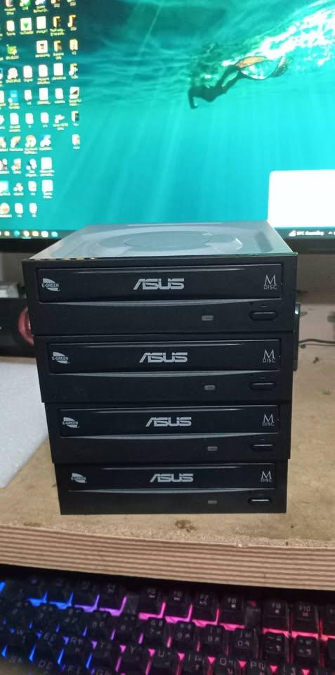 เฮ่ เฮ้ ... ชุดนี้ ใหม่ dvd drive asus แท้ๆ RW อ่านแผ่น เขียนแผ่น ได้