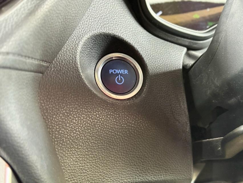(แจ้งรหัสรถ WMT3696) Toyota Corolla Cross 1.8 Hybrid Premium ปี 2021 รูปที่ 7