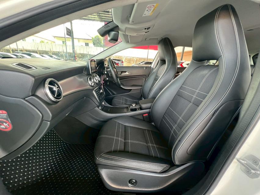 BENZ GLA-CLASS 200 ปี 2015  10