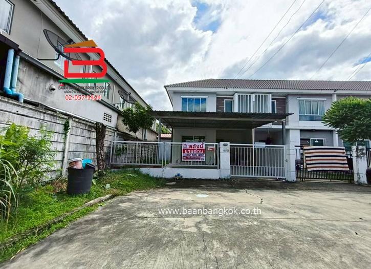 ทาวน์เฮ้าส์ 2 ชั้น หมู่บ้านพฤกษาวิลล์ 55/1 (แฟชั่นไอส์แลนด์) เนื้อที่ 28.6 ตรว. แขวงบางชัน เขตคลองสามวา 1