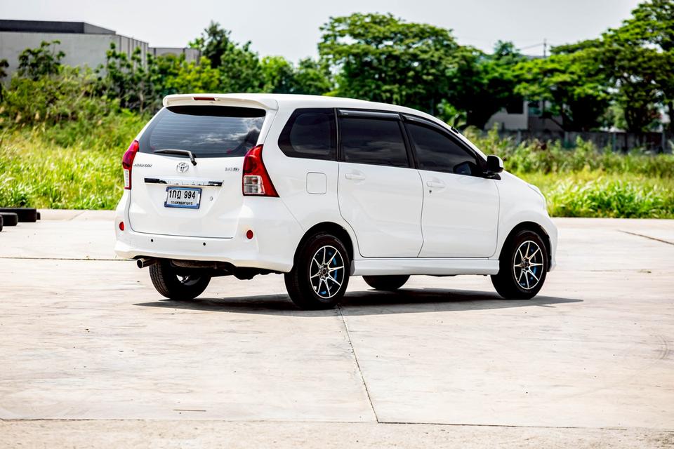 Toyota Avanza 1.5S ปี 2013 Auto สีขาว สภาพดี รูปที่ 6