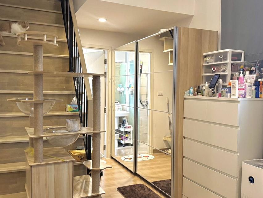  ขายด่วน บ้าน2ชั้นครึ่ง มีชั้นลอย  หมู่บ้าน วี คอมพาวด์ บางนา-ศรีนครินทร์ (Sc asset)  3