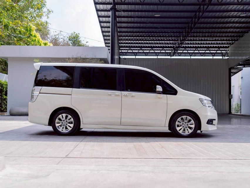 Honda Step Wagon Spada 2.0 JP  ปี 2010♨️ ประกันเครื่องเกียร์หลังกาขาย3ปี3หมื่นkm รูปที่ 2