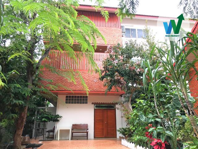 บ้านเช่า ตึกใหม่ ทันสมัย สภาพดีมาก ใหม่เอี่ยม 128 ตร.ม. 2 ห้องนอน 1 ห้องน้ำ 3 แอร์ ใกล้โรงเรียนนานาชาติฮาร์โรว์ 1