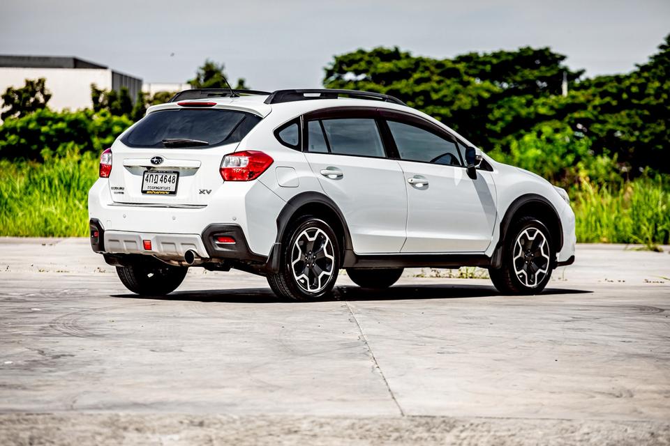 Subaru Xv 2.0 AWD สีขาว ปี 2013  6