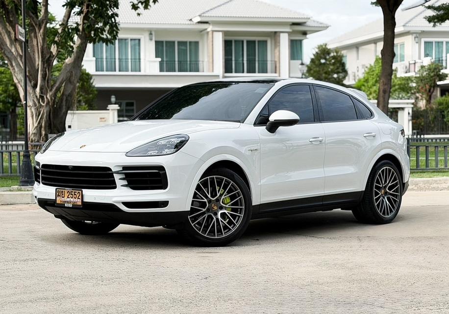 Porsche Cayenne e-hybrid Coupe ปี 2022 ใช้งาน 6 หมื่นโล ภายในแดง ออก AAS Full option เจ้าของเดียว วารันตีศูนย์ถึง 2027