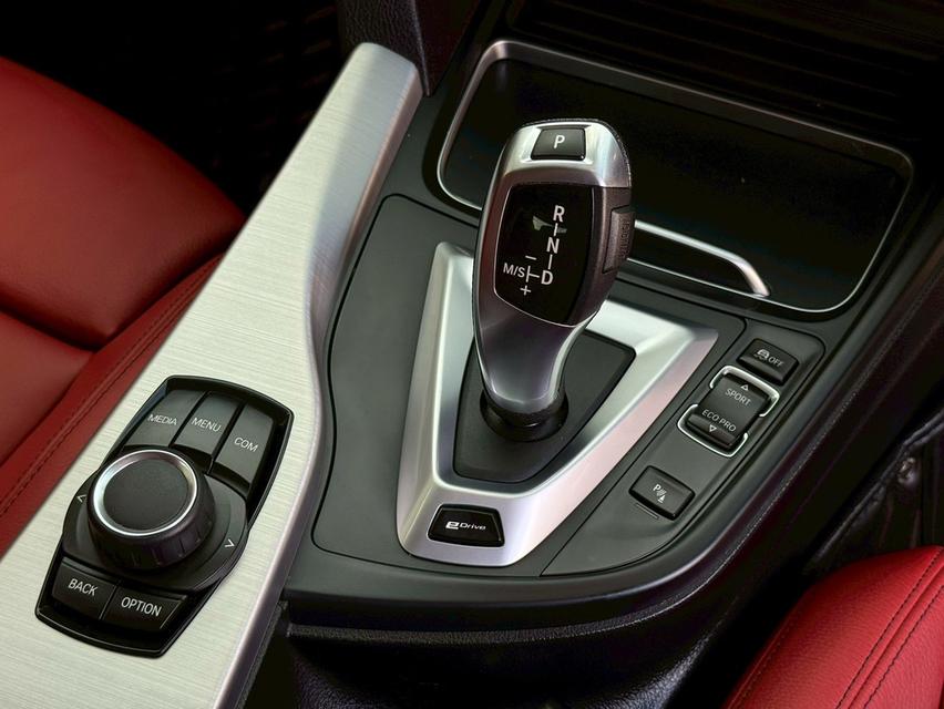 รหัสรถ PBG9999 BMW 330e Sport Plug-in Hybrid ปี 2018  16