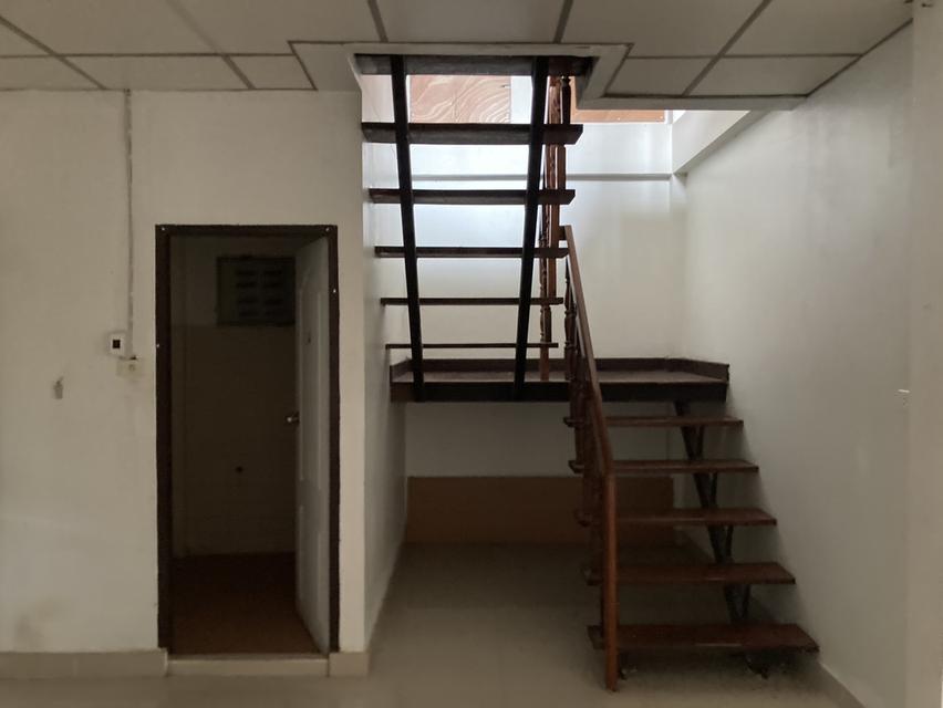 ขายด่วนบ้านเดี่ยว 2 ชั้น รามอินทรา 34แยก 13(บ้านมุม)  4 นอน 2 น้ำ ใกล้ถนนใหญ่-ทางด่วน- BTS สีชมพูและสีเทา(อนาคต)  ราคา ลดสุด 2.6ล้บ. (จาก 3.2 ลบ.๗ 4