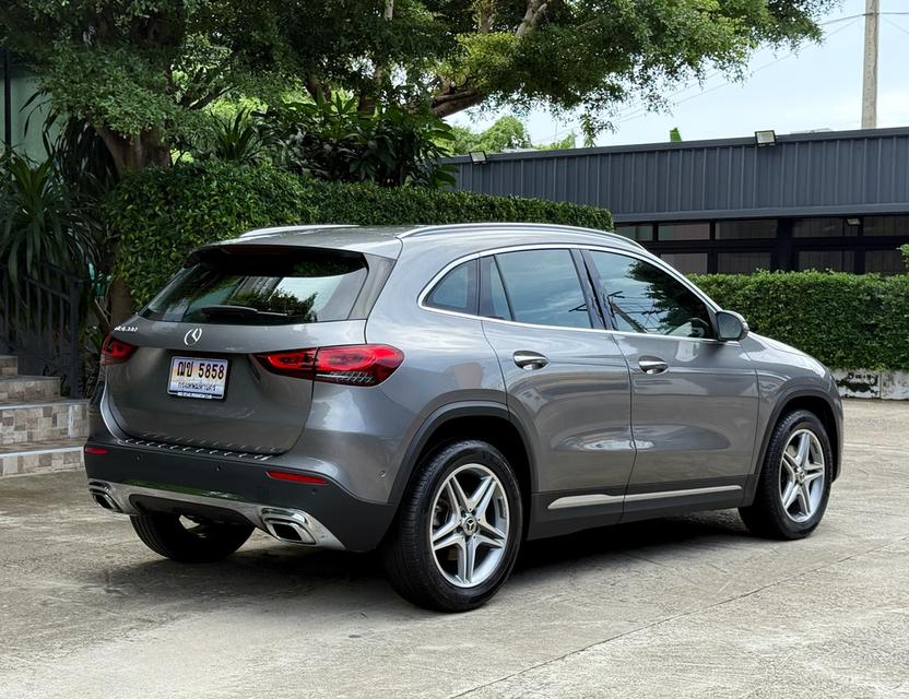 2022 BENZ GLA 200 รถมือเดียวออกป้ายแดง วิ่งน้อยเพียง 5X,XXX กม รถเข้าศูนย์ทุกระยะ ไม่เคยมีอุบัติเหตุครับ