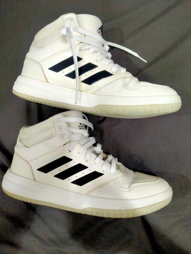 รองเท้าหุ้มข้อadidas แท้ไซส์ 40 - 42 - 44 มือ2