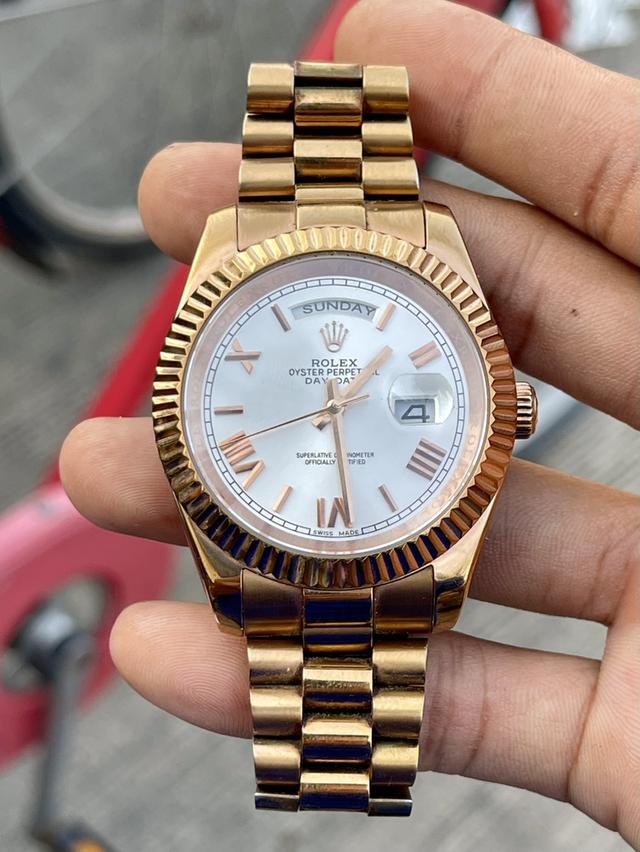 นาฬิกาข้อมือโรเล็กซ์ รุ่น DayDate เดย์-เดท ทองคำชมพู 18กะรัต