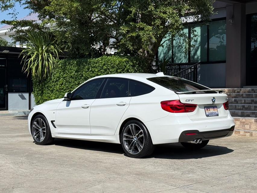 2018 BMW 320D GT MSPORT LCI รถมือเดียวออกป้ายแดง รถวิ่งน้อย เข้าศูนน์ตามระยะ รถไม่เคยมีอุบัติเหตุครับ รูปที่ 6