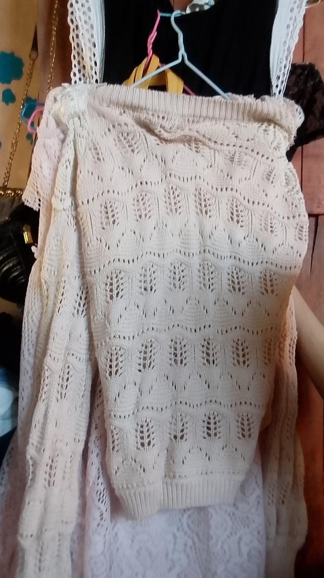 เสื้อแขนยาวไหมพรมใส่ตอนหน้าหนาว