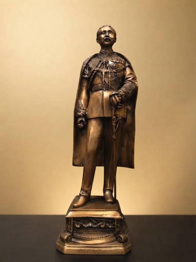 764.พระบรมรูปหล่อสมเด็จพระบูรพกษัตริยาธิราช รัชกาลที่ 1 - รัชกาลที่ 9 แห่งมหาจักรีบรมราชวงศ์ รูปที่ 6