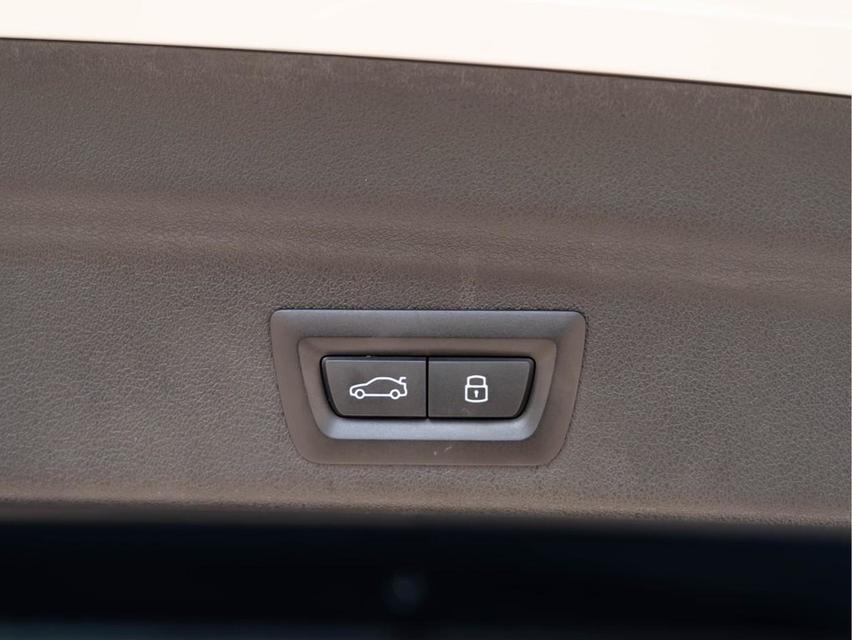 รหัสรถ 12AT3612 BMW X1 1.5 xDrive30e M Sport ( Plug-in Hybrid ) | ปีจดทะเบียน : 2023 17