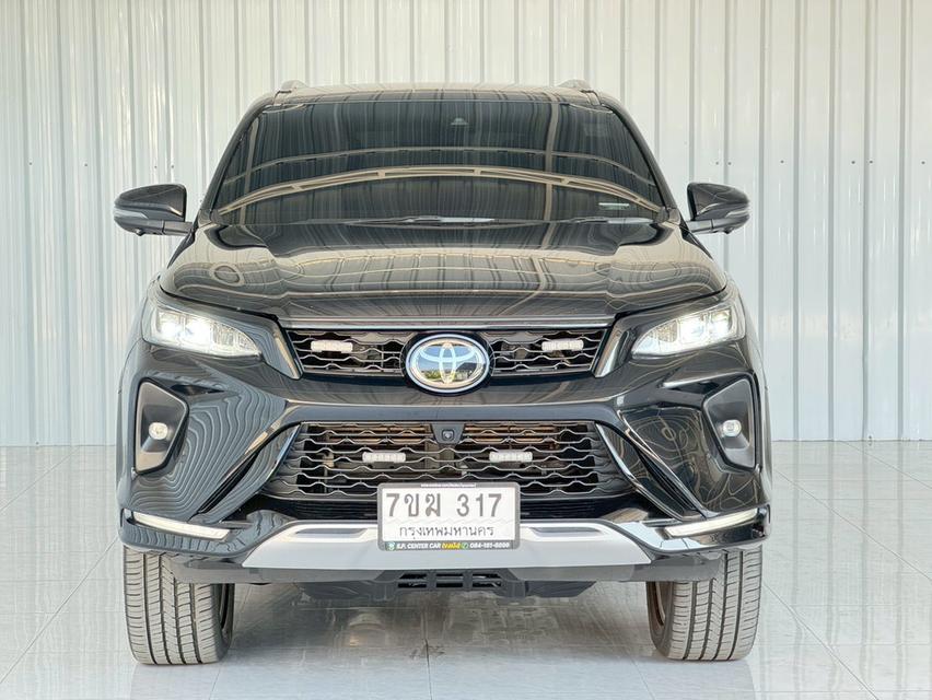 รถบ้านสภาพดี Toyota Fortuner 2.8 Legender ขับ4WD มีประกันเครื่องยนต์ 1 ปี แถม