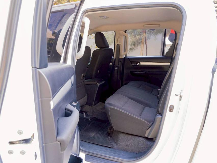 Toyota Revo 2.4 MID Prerunner จดปี 2021 12