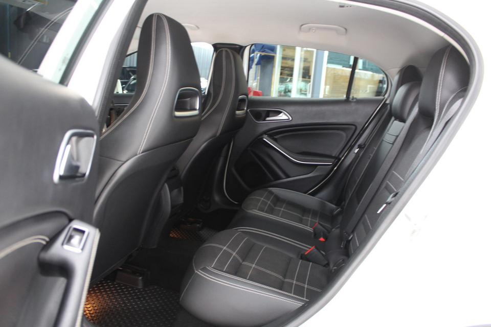 รหัสรถ JRS6142 GLA 200 ปี 2016 สีขาวสวยๆ รถ suv 10