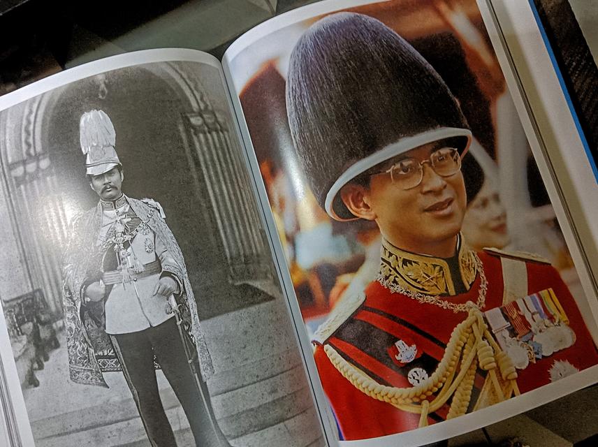 หนังสือในหลวง 10