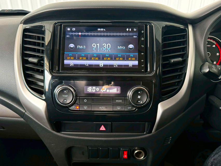 Mitsubishi TRITON 2.4 GLS PLUS CAB รุ่นรองท็อป ปี2017 ดีเซล เกียร์ธรรมดา รูปที่ 15