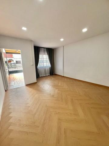 ขายบ้าน หมู่บ้านปรีชา รีโนเวทใหม่หมด ใกล้สถานีรถไฟฟ้า สถานีเศรษฐบุตรบำเพ็ญ 7