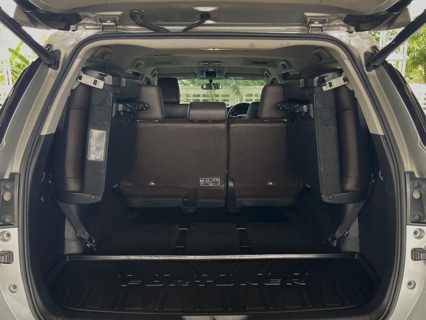 2018 TOYOTA FORTUNER 2.4 V 4WD สีเทา ไมล์ 147768 กม.  8