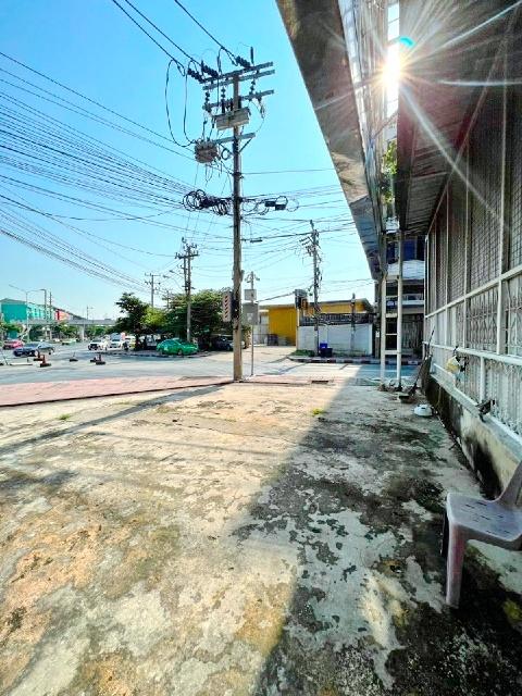 MRT บางยี่ขัน 1.8 กม. อาคารพาณิชย์บางพลัด 2 คูหา ห้องมุม 4 ชั้นครึ่ง + 1 ดาดฟ้า 53 ตร.ว.ทำเลดี ติดถนนใหญ่ โกดัง โชว์รูม  4