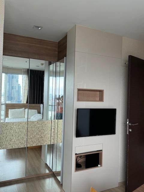 Rhythm Sathorn Condominium 5