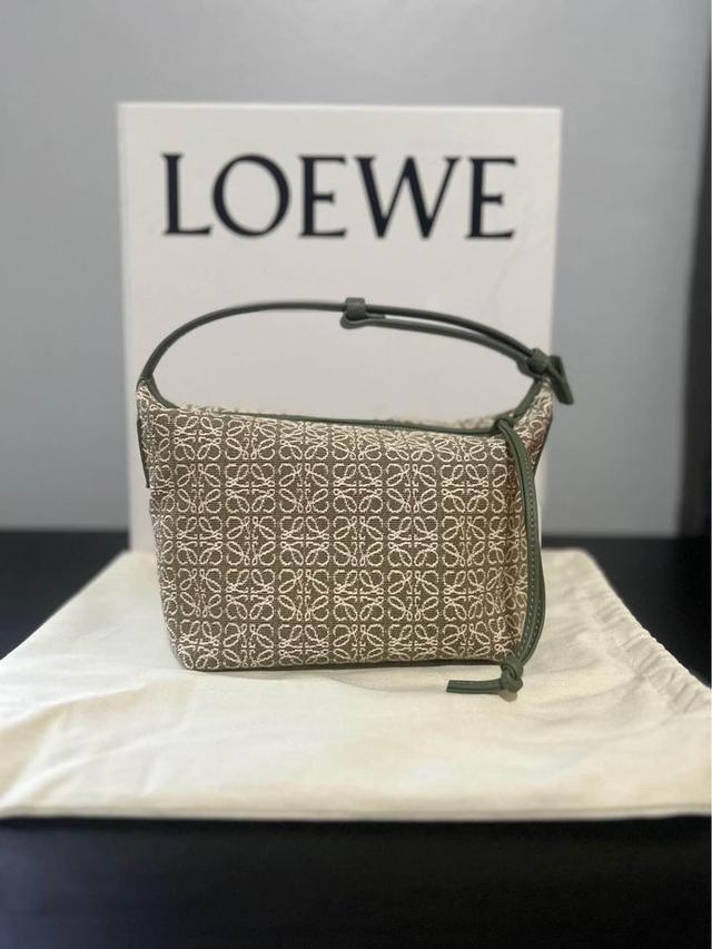 Loewe Small Cubi Bag อุปกรณ์ครบ