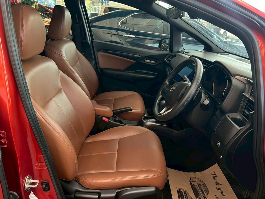 รถบ้าน มือเดียวป้ายแดง ฟรีดาวน์ได้ 8