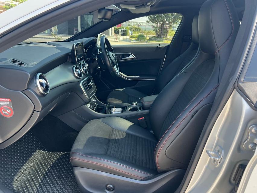 Mercedes Benz CLA250 AMG ปี 2013 จด 14 ไมล์ 6x ,xxx km 13