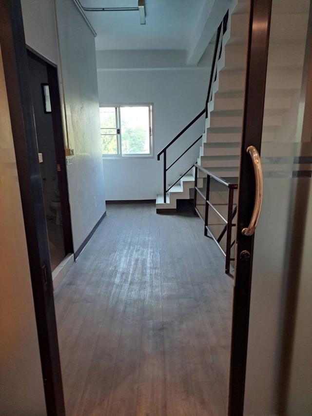 แบ่งเช่าอาคารพาณิชย์ 2 คูหา ( 4 ชั้น ) 192 ตร.ม. ติดกัน ทำเลทอง ซอยพหลโยธิน 37/1 ใกล้ BTS เสนานิคม ยินดีรับ Agent 3