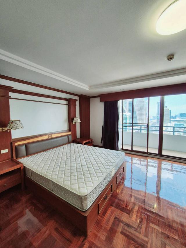 ให้เช่าคอนโด Watthana Heights (วัฒนาไฮทส์ คอนโดมิเนียม) 337 ตรม. 3 นอน 3 น้ำ ชั้นที่ 30 วิวเมือง พร้อมเฟอร์นิเจอร์ 4