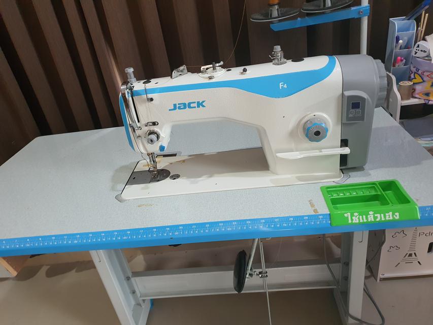 จักรเย็บผ้าอุตสาหกรรม JACK - F4 2
