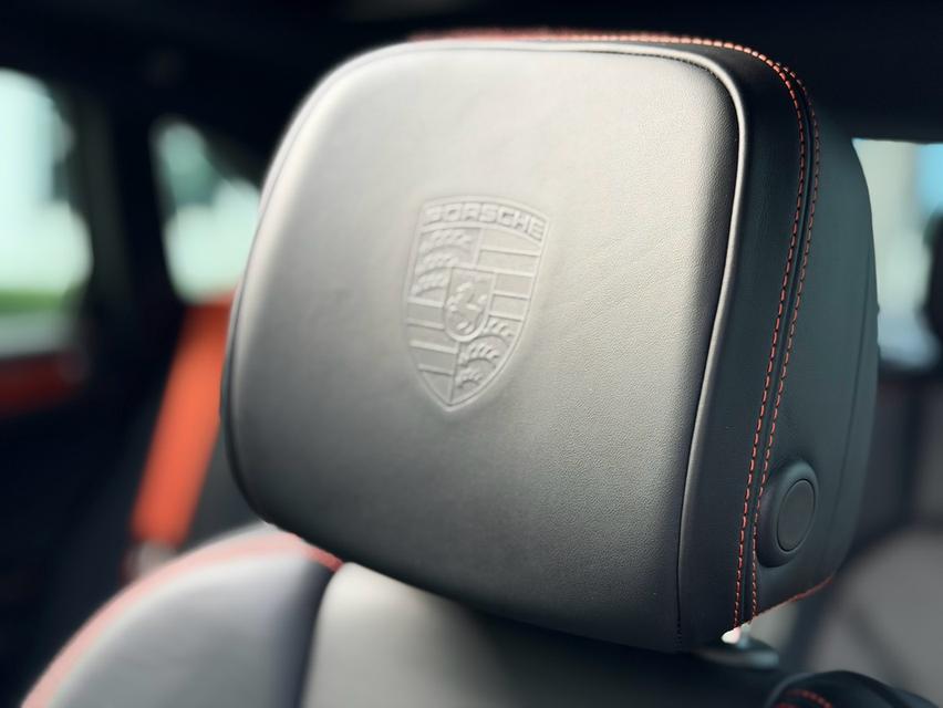 Porsche Macanปี 2022 ไมล์ 9,xxx kmราคา 3,590,000 บาท. รูปที่ 14
