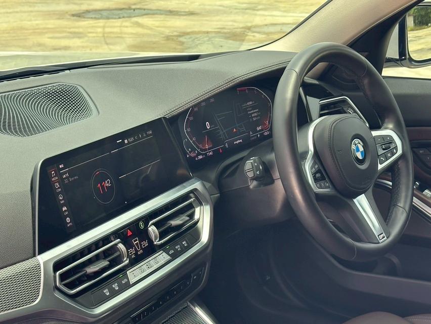 BMW 330li M Sport G28 2021 จด 2022 14