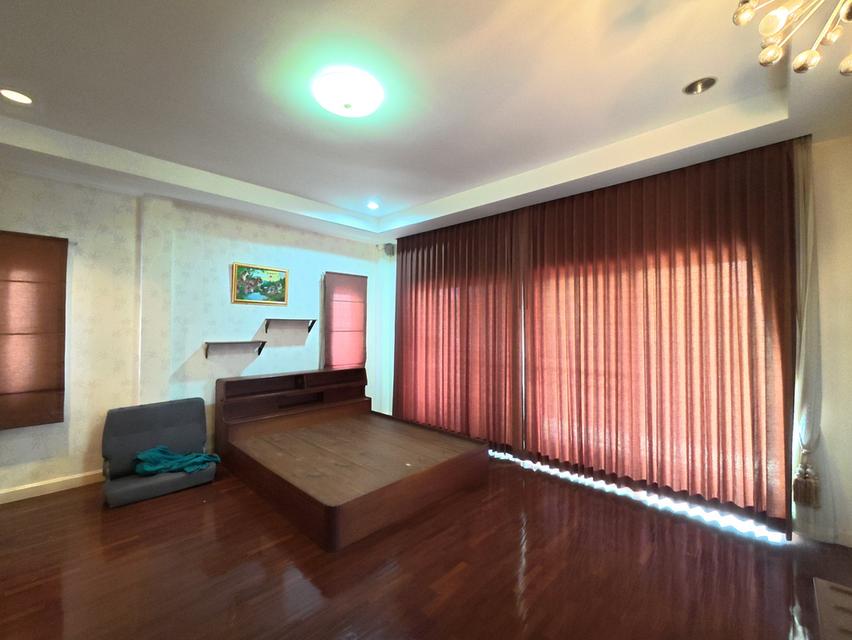 หมู่บ้านลัดดาวิลล์ 1 ใกล้เซ็นทรัลเวสเกต ถนน 340 บางบัวทอง – สุพรรณบุรี ต.พิมลราช อ.บางบัวทอง จ.นนทบุรี 11