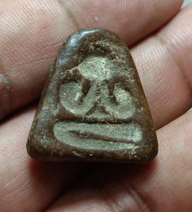 พระปิดตาพิมพ์หลังแบบหลวงพ่อแก้ววัดสุวรรณ 13