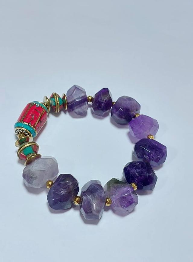 หินAmethysts คั่นแร่เฮมาไทต์ลูกปัดเนปาล 13×14 mm ยาว 18 cm.