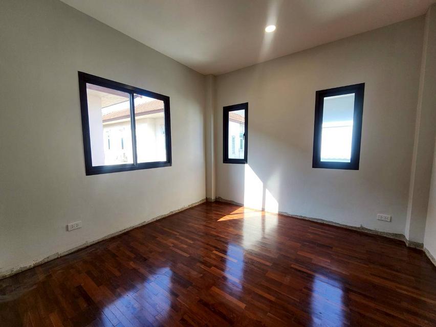 ขายบ้านเดี่ยวมือสองตกแต่งใหม่ โครงการ ธนาสิริ รัตนาธิเบศร์ (Thanasiri Rattanathibet) ใกล้รถไฟฟ้าสายสีม่วงสถานีบางพลู 17