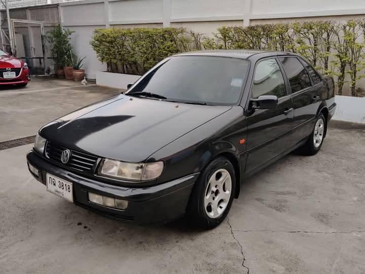 Volkswagen Passat สีดำ ปี 1997 2