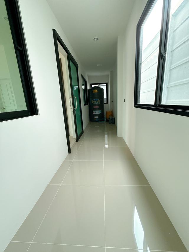 บ้านแฝด 2ชั้น 45ตร.วา 4ห้องนอน 3ห้องน้ำ 1ห้องเอนกประสงค์ 1ห้องครัว 1หัองซักล้าง พร้อมโรงรถ2คัน 4