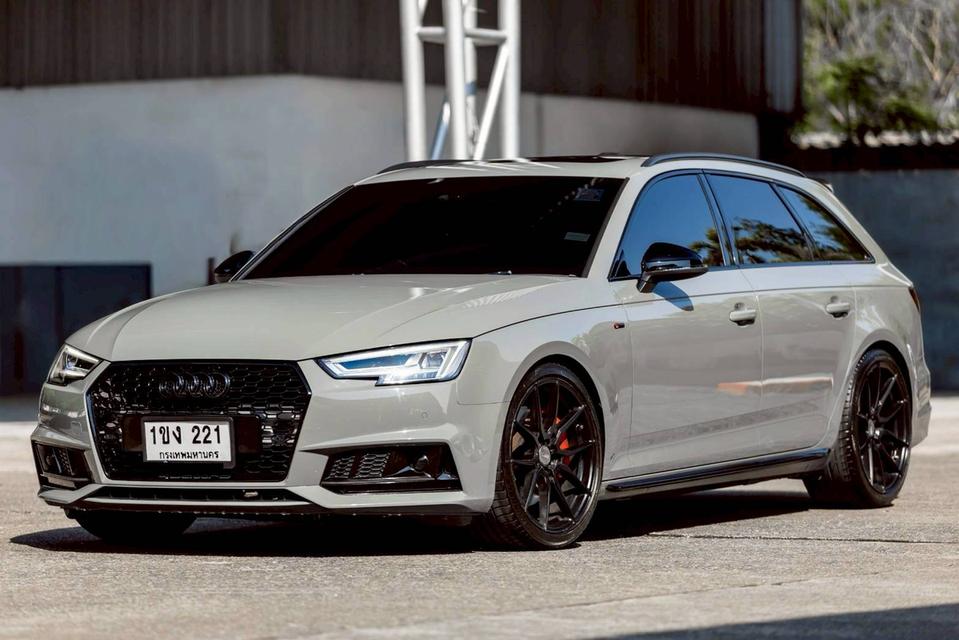 รหัสรถ PR221 Audi A4 Avant 45 TFSI Quattro S line Black Edition (2019)