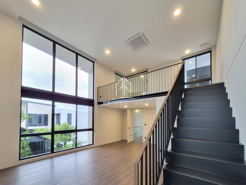 Luxury 3-Storey Modern Home VIVE New Krungthep Kreetha 17