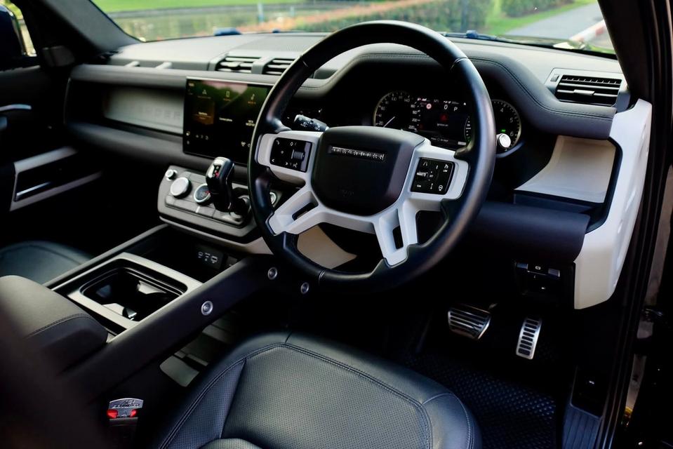 Defender (110) P400e 12