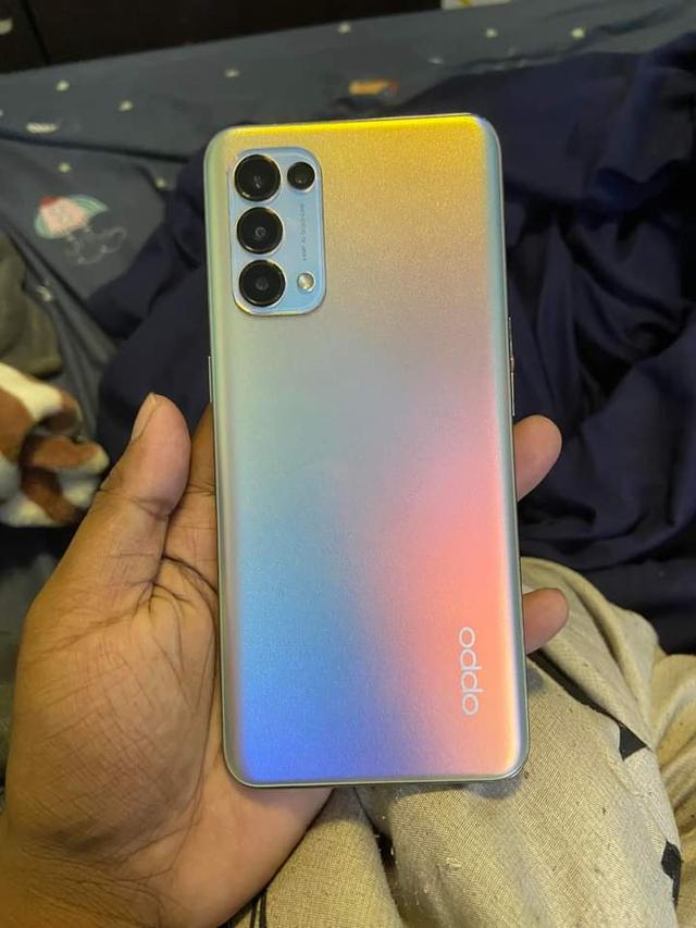 มือถือ Oppo Reno 5 สวยสมบูรณ์