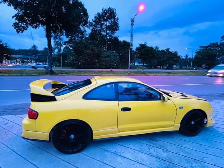 Toyota Celica สีเหลืองสวยๆ 10