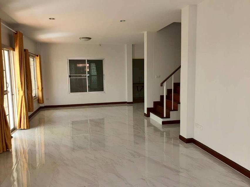 ขายบ้านทาวน์เฮ้าส์มุมด่วน 4