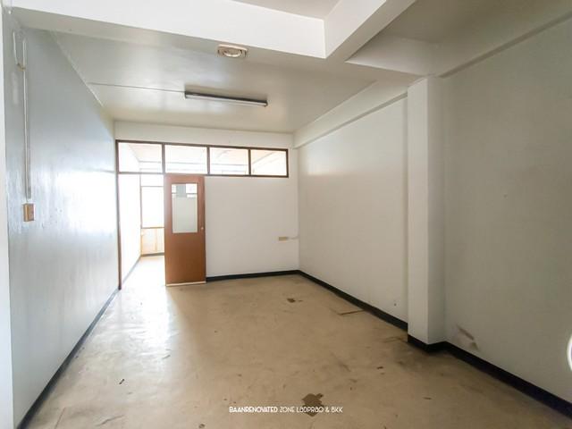 ขายตึกแถวขนาดใหญ่ 6.5 ชั้น ทำเลทอง ประชาราษฎร์บำเพ็ญ ซอย 5 ใกล้ MRT ห้วยขวาง เพียง 600 เมตร เหมาะทำเป็น Office ธุรกิจ หร 6