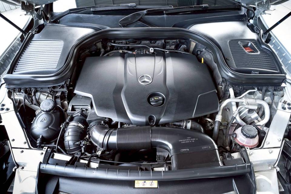 BENZ GLC-CLASS 250d 4MATIC Off-Road ปี 2018 สีเทา โฉม W253 ปี14-24 รูปที่ 16